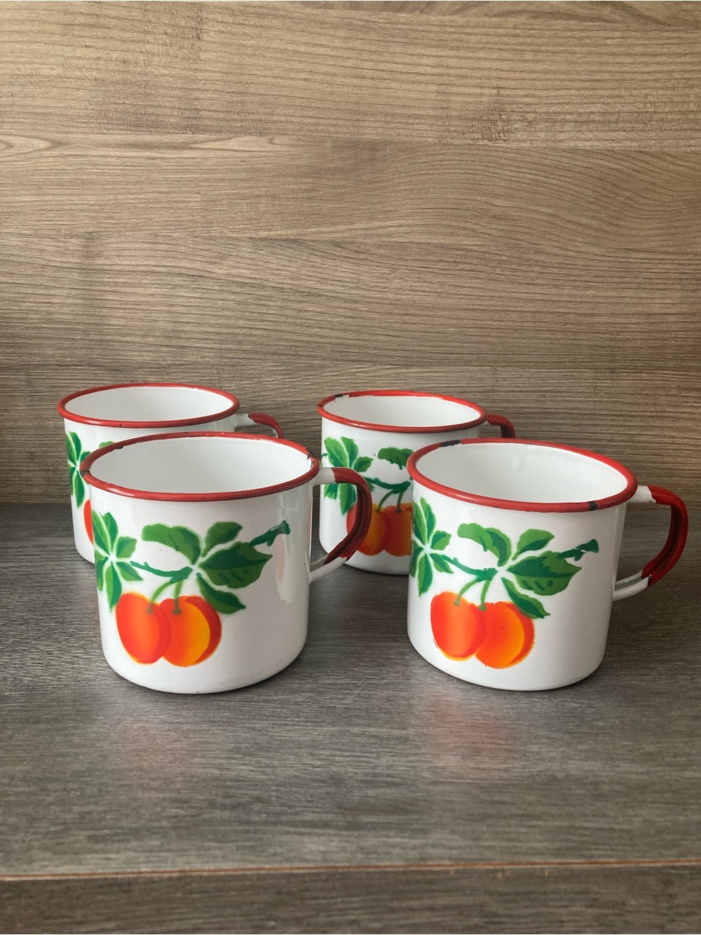 Set of 4 Vintage Huta Silesia
Enamelware Handled Mugs Cups
Peach Design POLAND